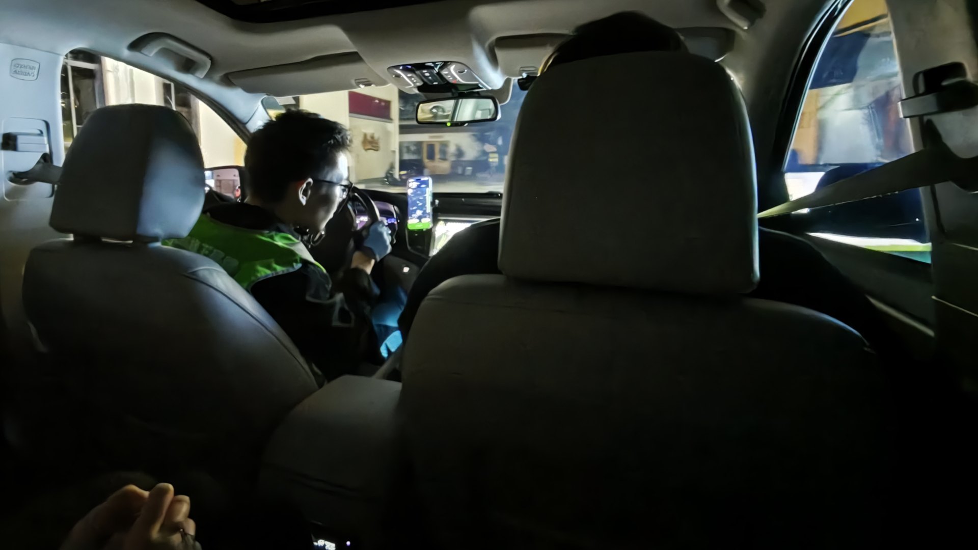 Under min senaste resa till HongKong och södra Kina utnyttjade vi elcykeltaxi efter ett restaurangbesök i Zhongshan.